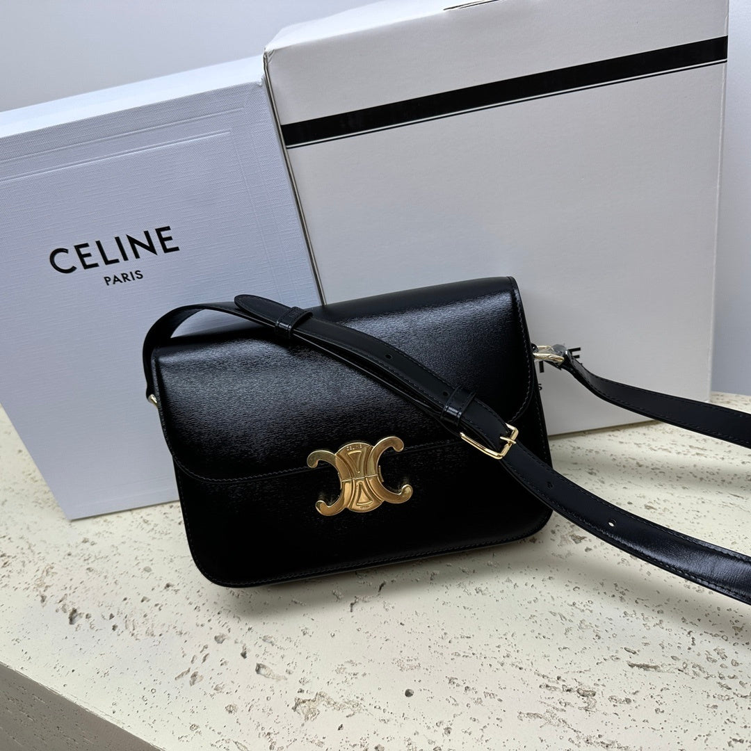 THE CLASSIQUE TRIOMPHE / celine
