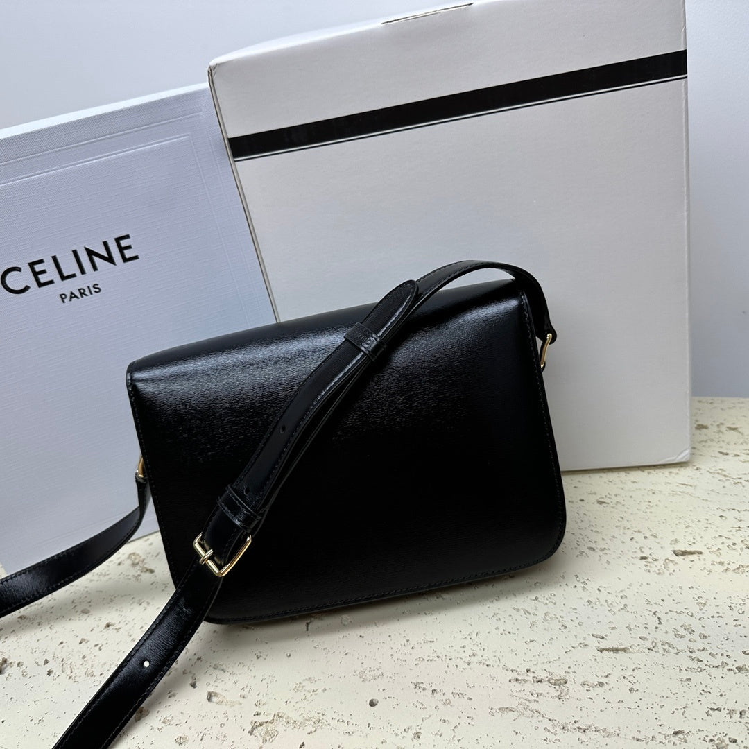 THE CLASSIQUE TRIOMPHE / celine