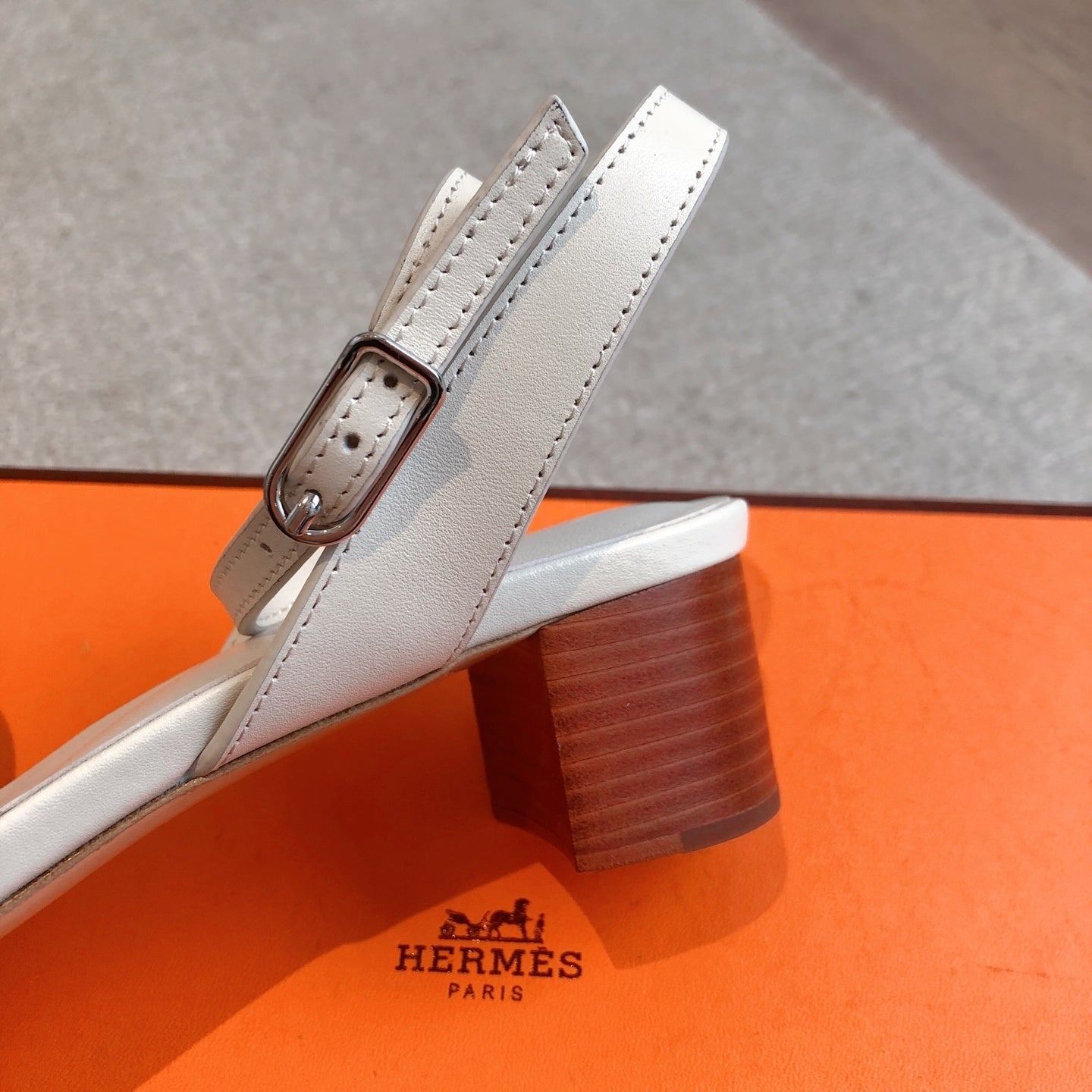 BNIB Hermes Oran sandal