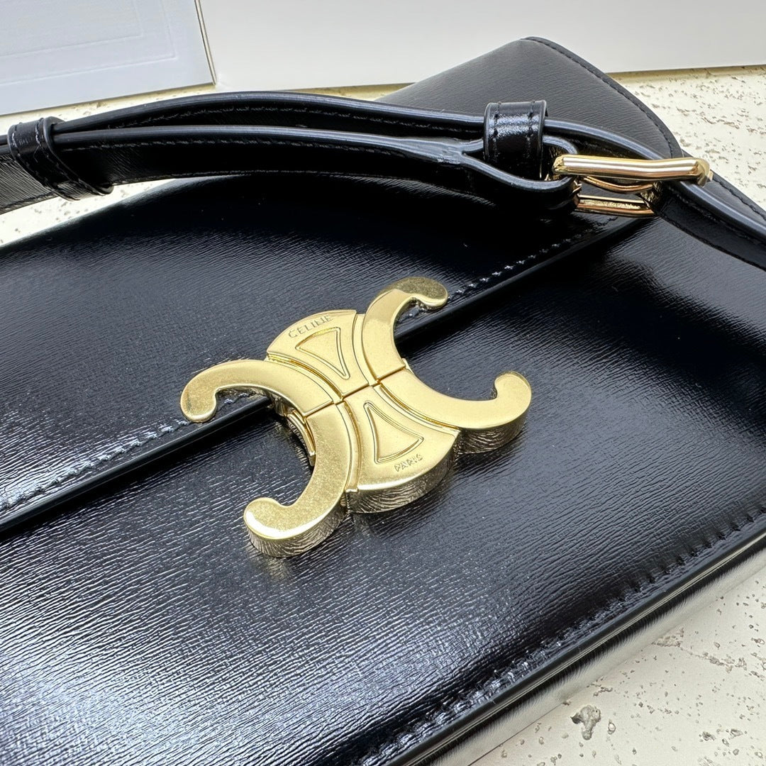 THE CLASSIQUE TRIOMPHE / celine