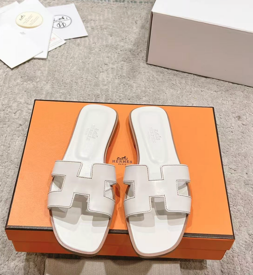 BNIB Hermes Oran sandal