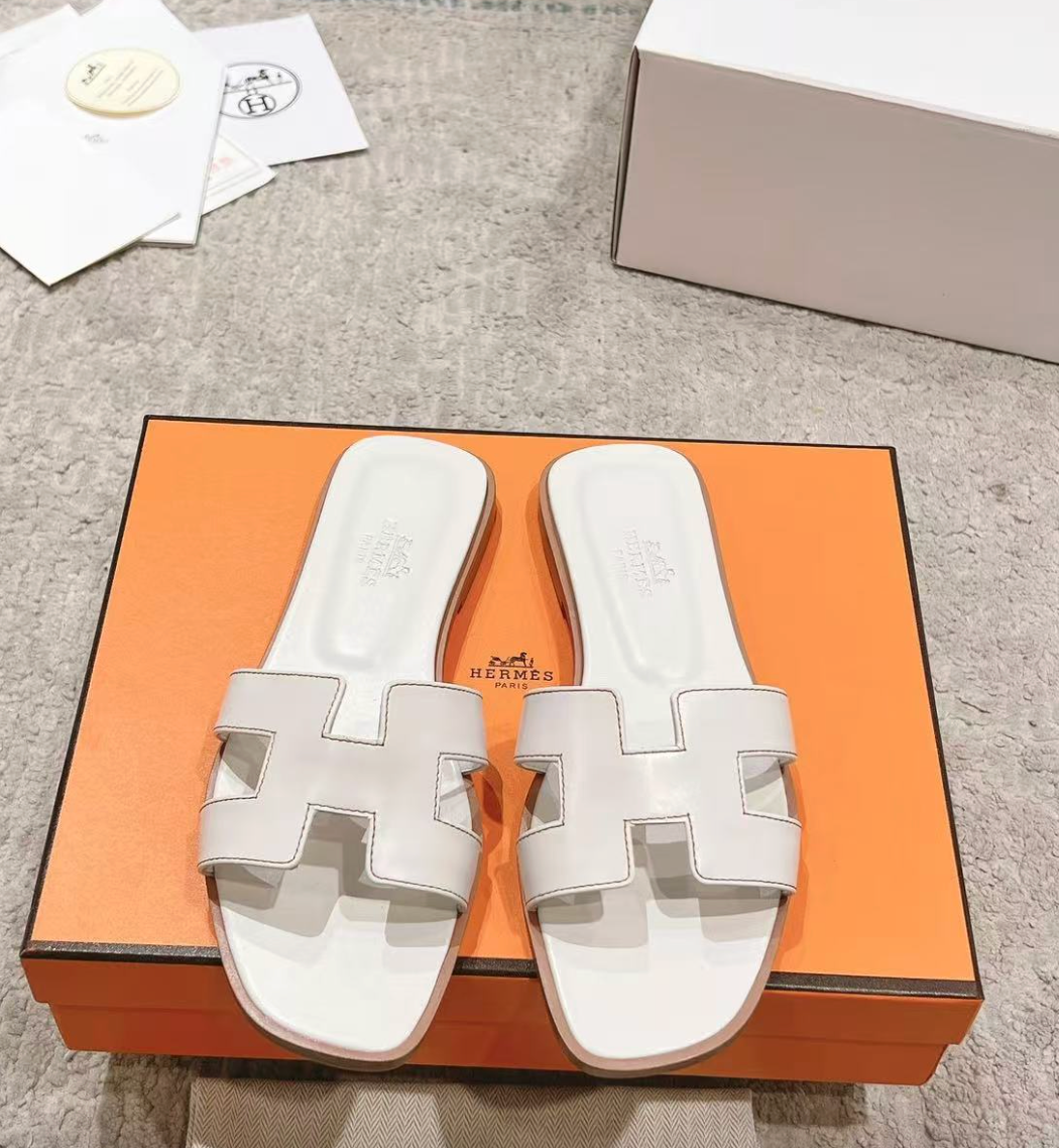 BNIB Hermes Oran sandal