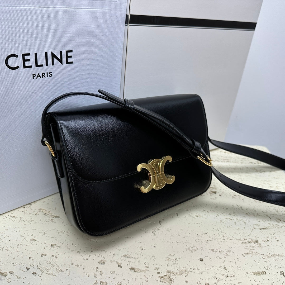 THE CLASSIQUE TRIOMPHE / celine
